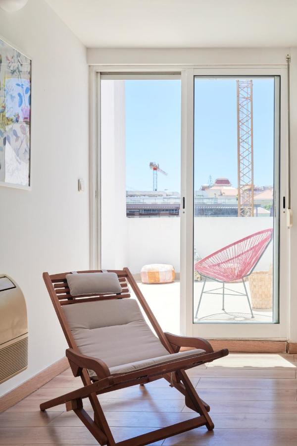 Sunny With Terrace.river View! *
