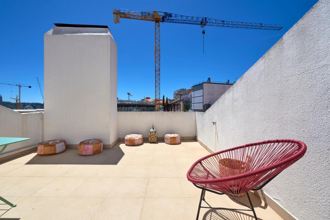 Sunny With Terrace.river View! * Lisbon