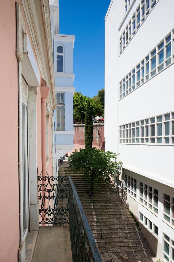 Sunny With Terrace.river View! Apartment