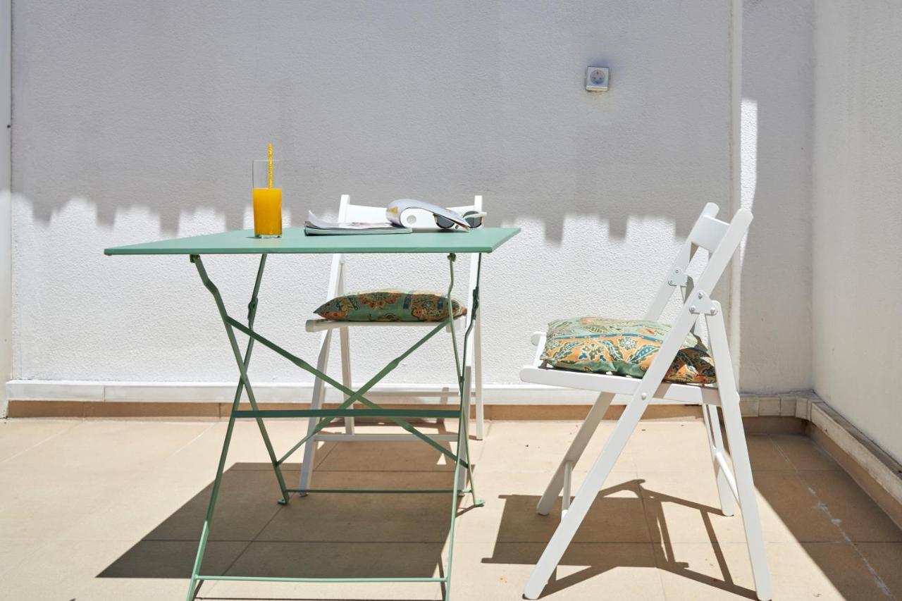 Sunny With Terrace.river View! *
