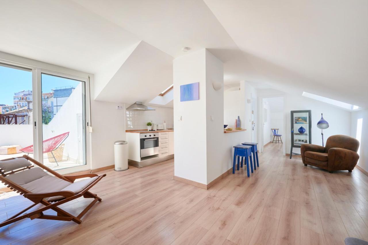Sunny With Terrace.river View! Apartment *