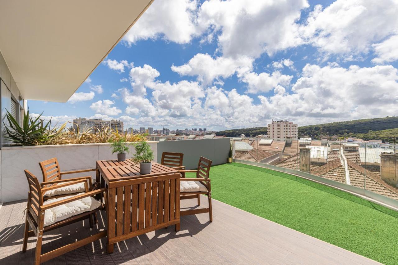 Fabulous Terrace Over Monsanto By Innkeeper Lisbon