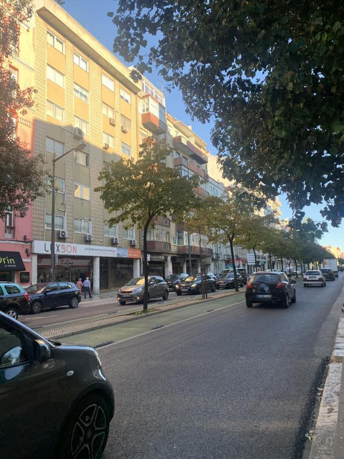 Apartment - Almirante Reis *