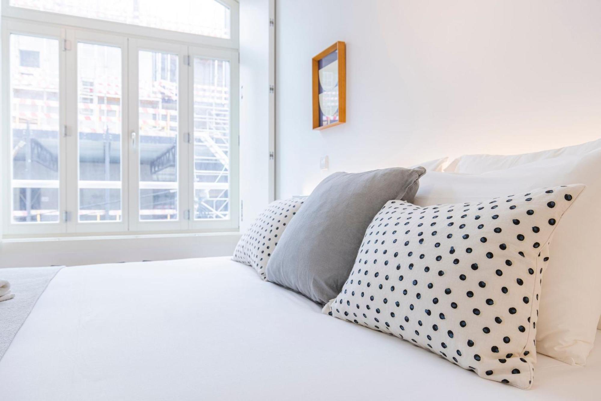 Modern Rustic Flat In Santos By Lovelystay Lisbon