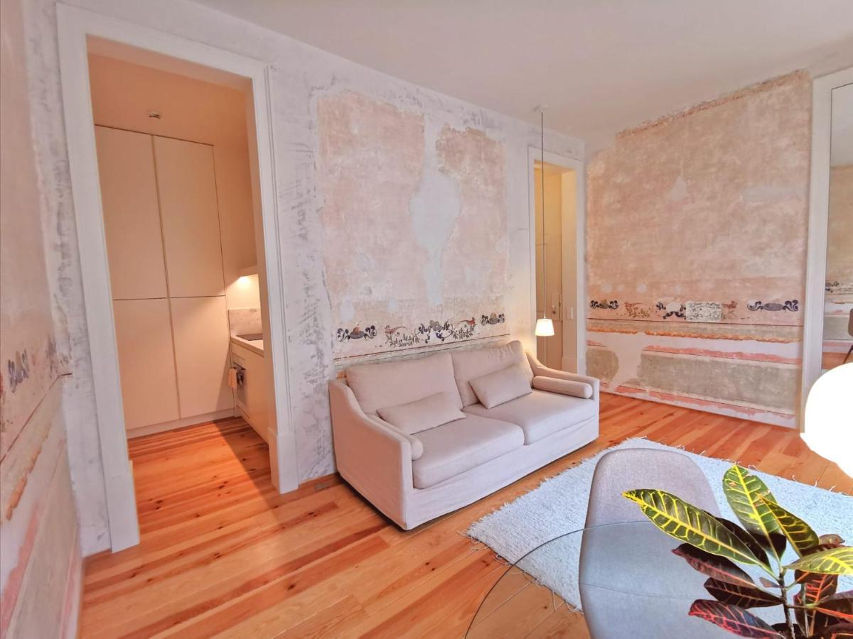 Apartment Antiga Casa Pessoa Douradores Lisbon