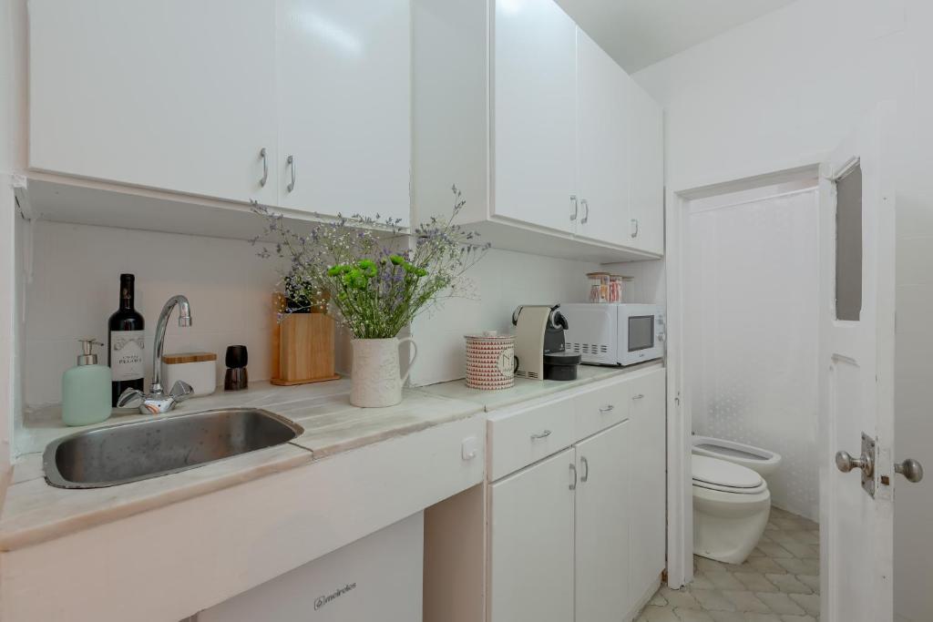 Typical Alfama Apartment, By Timecooler Apartment *