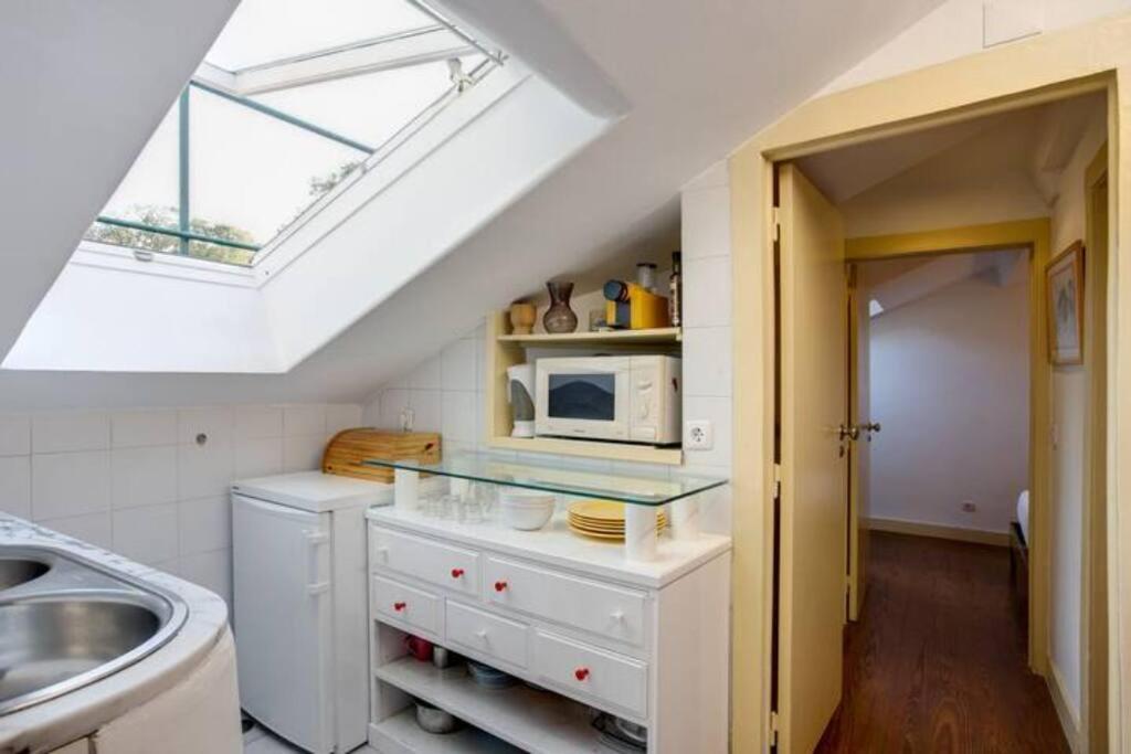 Apartment Balcony In Center *