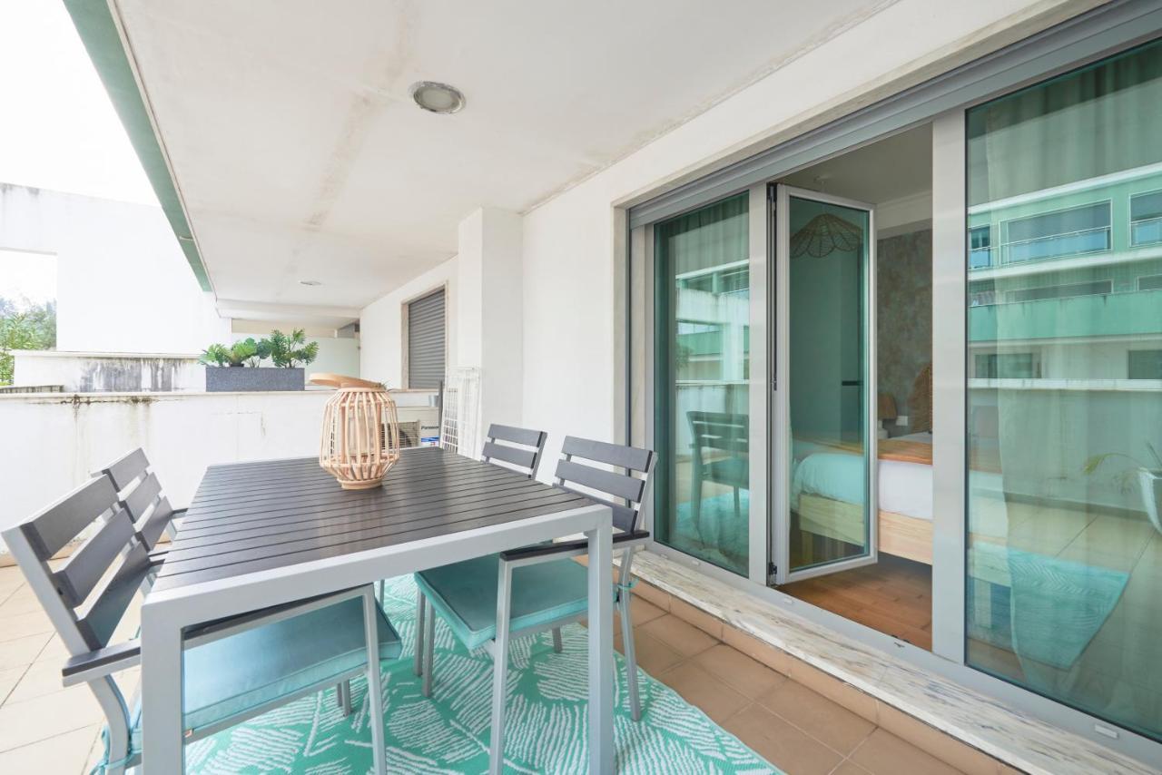 With Private Terrace & Car Garage Apartment *