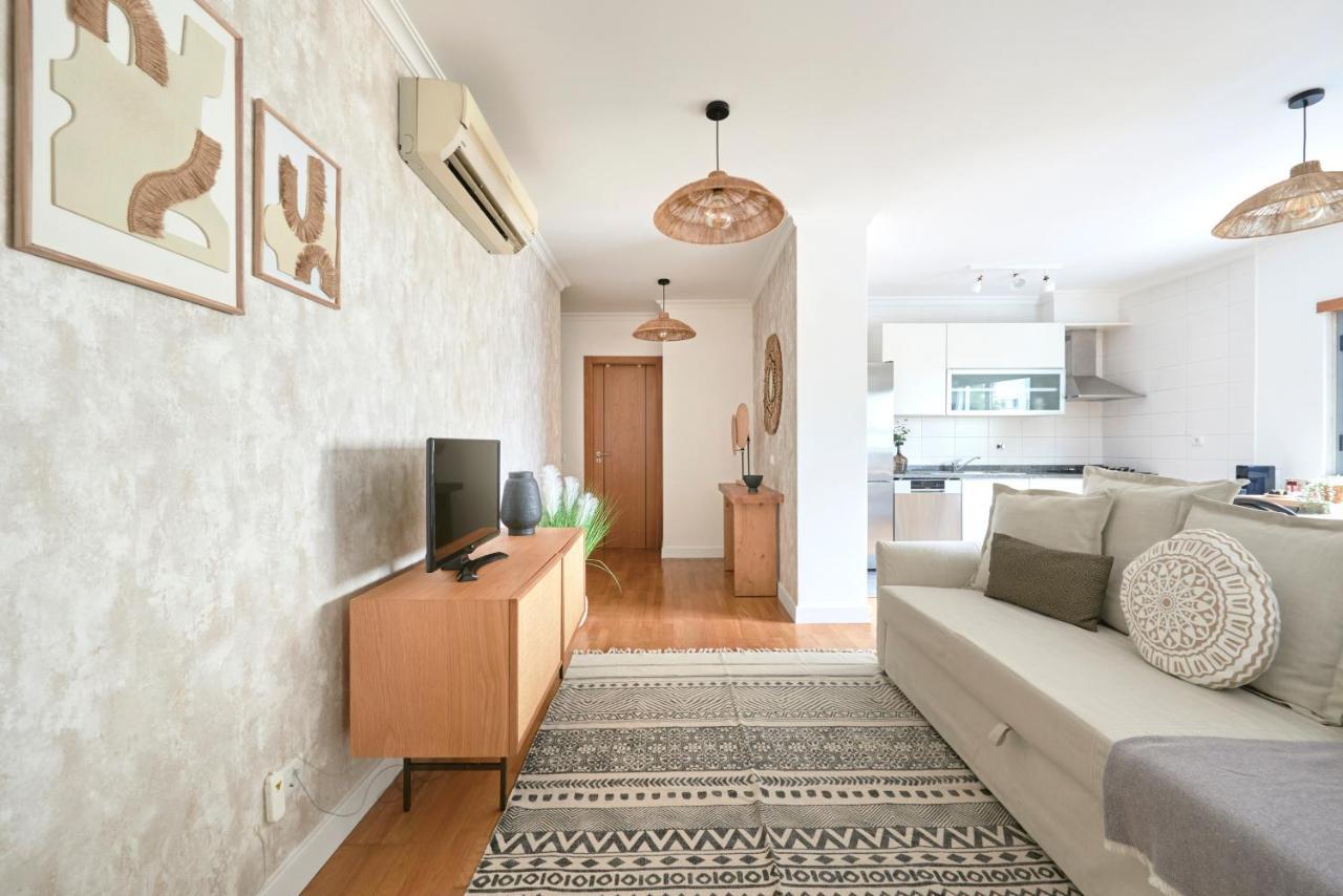 With Private Terrace & Car Garage Apartment Lisbon