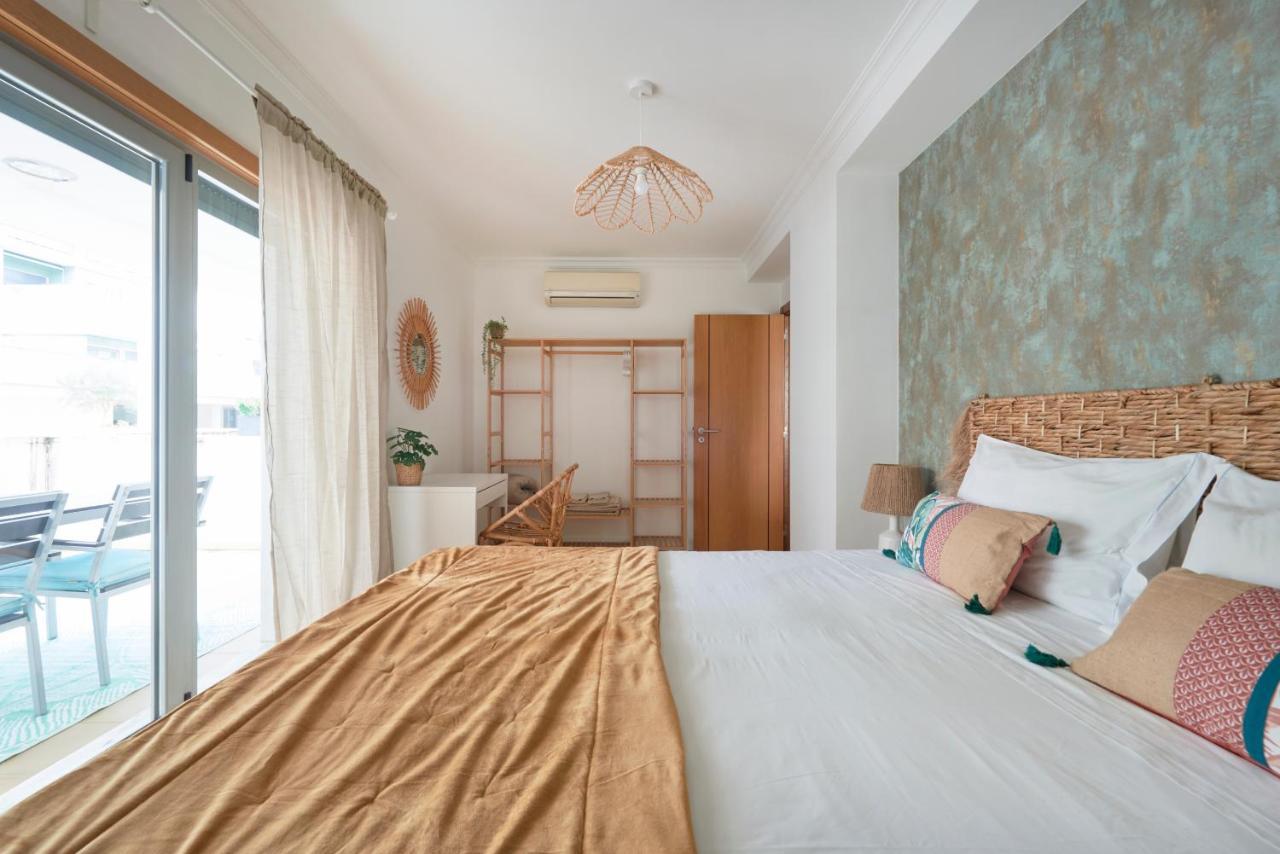 With Private Terrace & Car Garage Apartment *