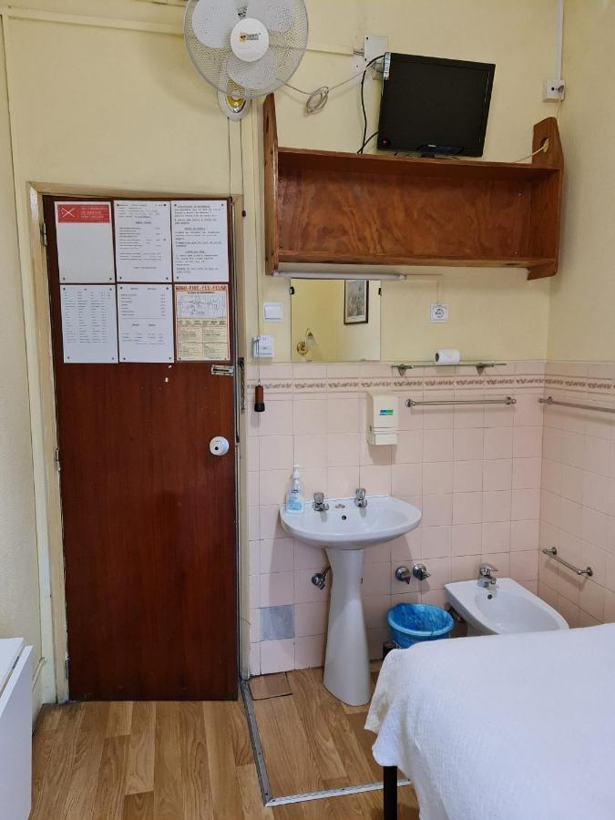 Guest house Pensao Residencial Flor Dos Cavaleiros Lisbon