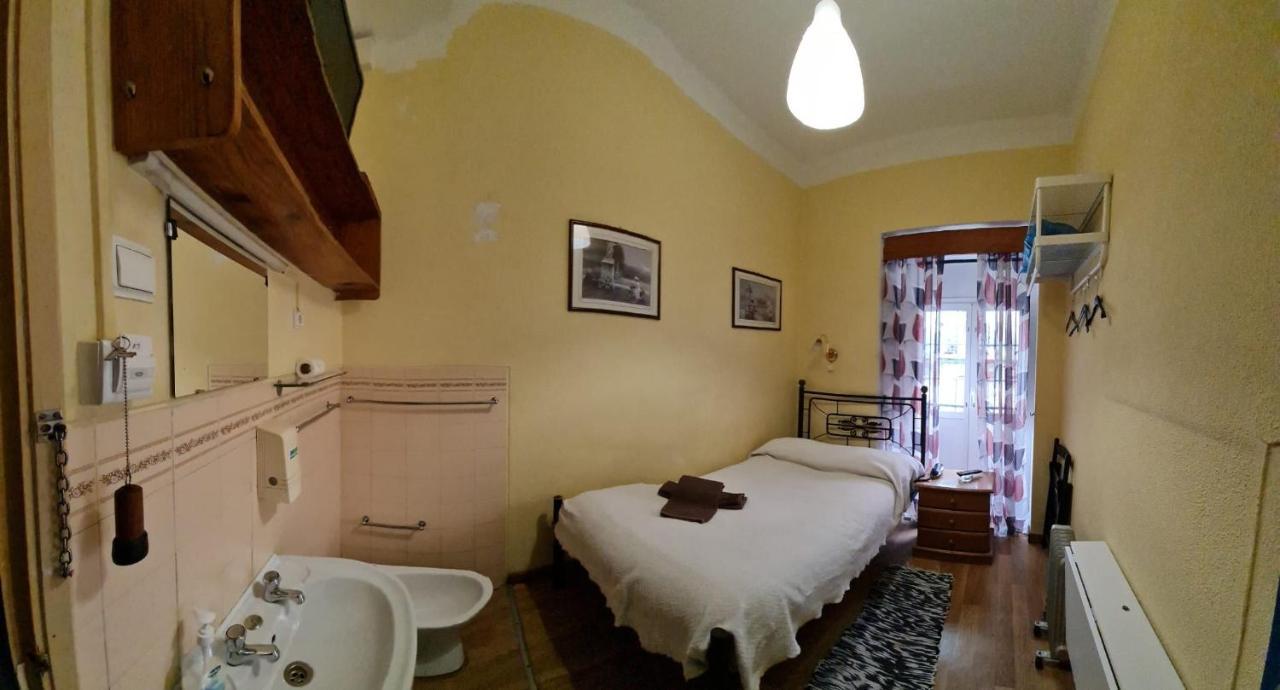 Pensao Residencial Flor Dos Cavaleiros Guest house