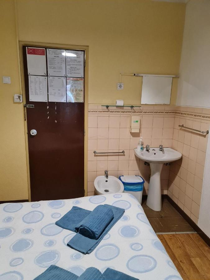 Guest house Pensao Residencial Flor Dos Cavaleiros 2*