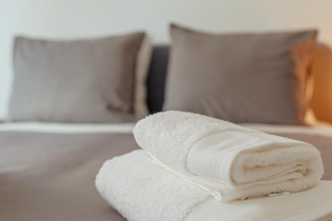 Elegant 3 Bedroom - Centre - Garage - Metro Apartment Lisbon