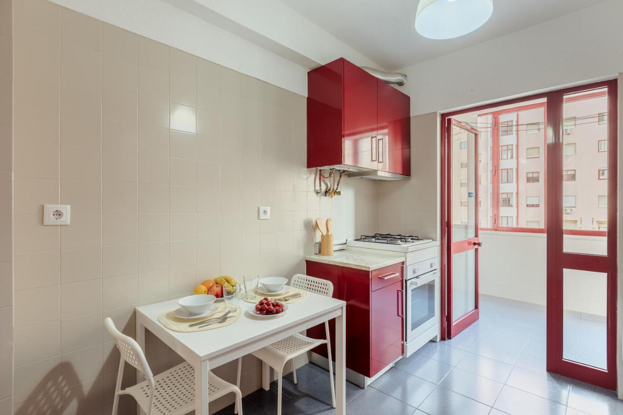 Elegant 3 Bedroom - Centre - Garage - Metro Lisbon