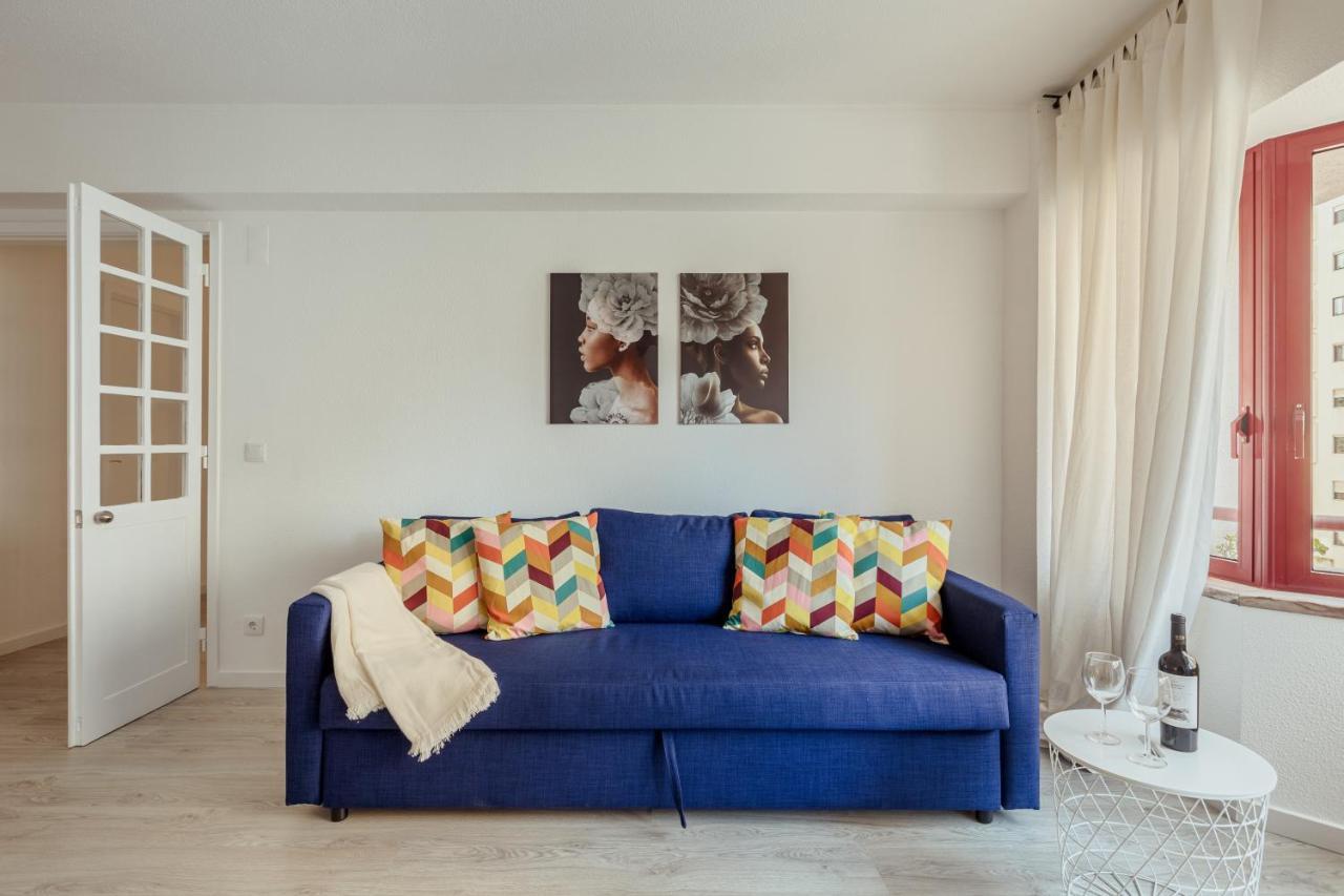 Elegant 3 Bedroom - Centre - Garage - Metro Apartment Lisbon