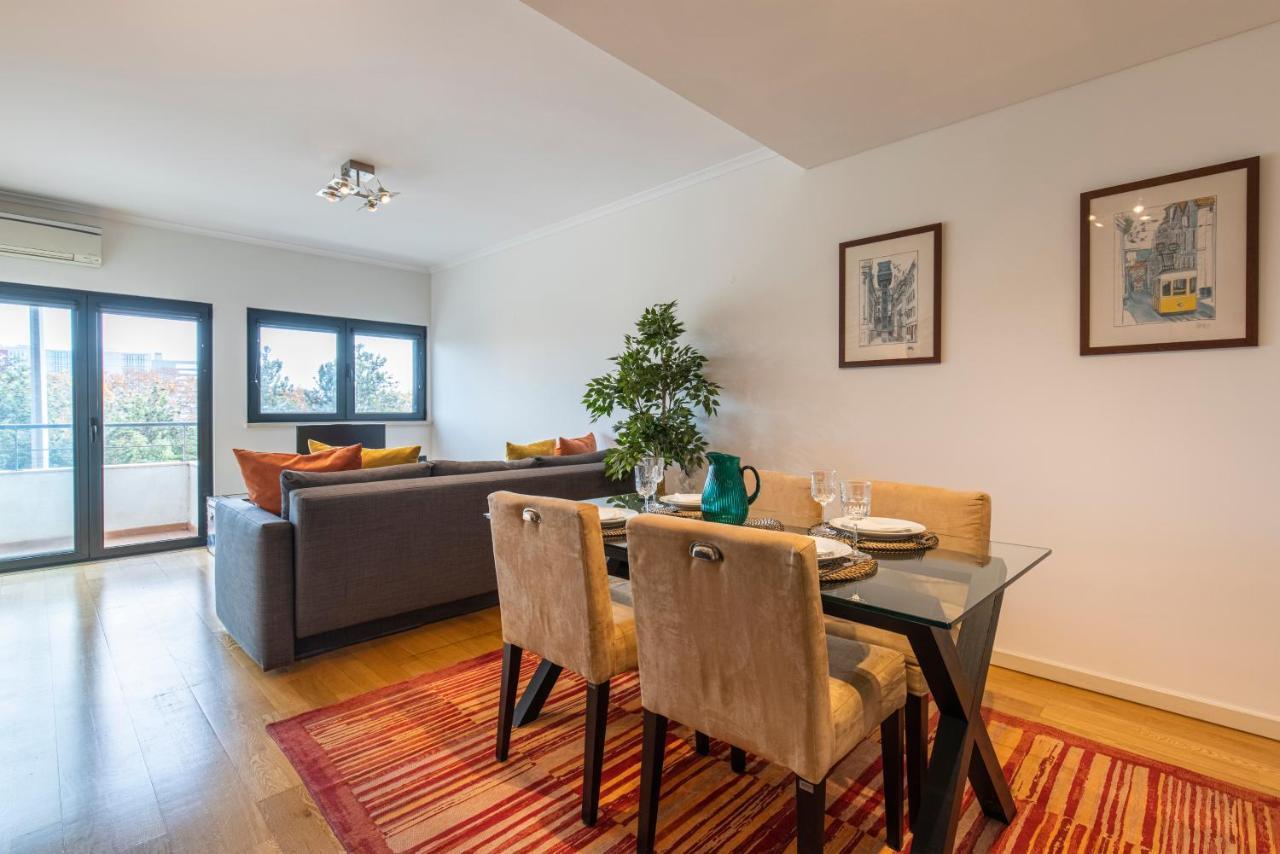 Apartment Fancy W/metro At Doorstep By Lovelystay *