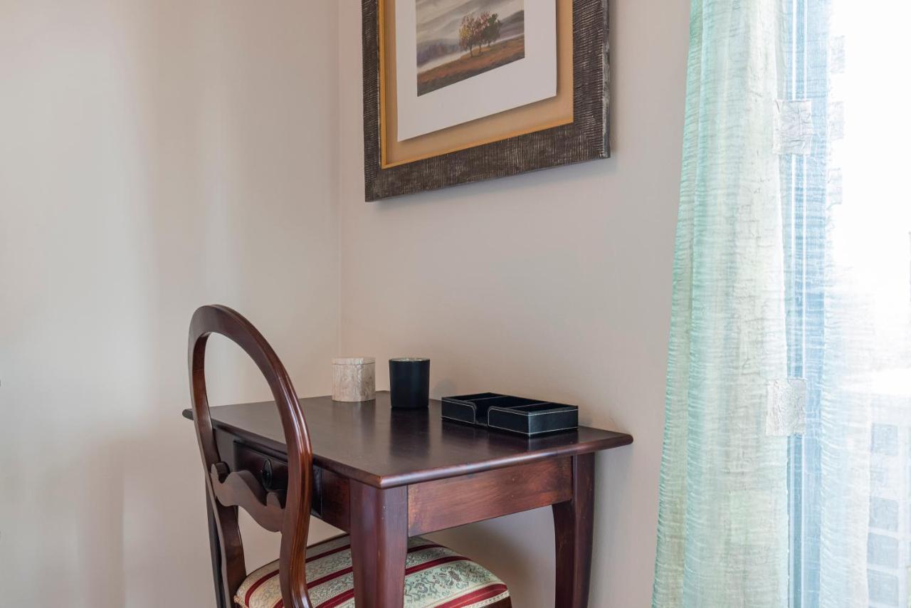 Apartment Fancy W/metro At Doorstep By Lovelystay