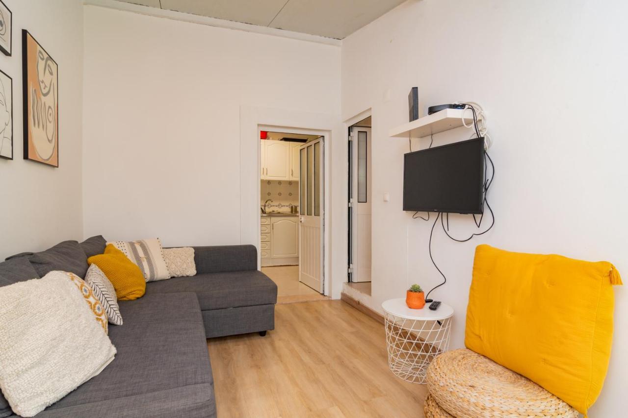 Apartment Lovely & Bright Family Flat W/ Patio