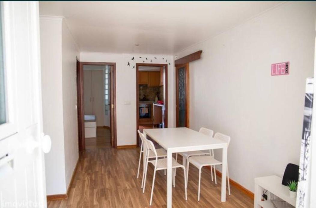 Apartamento Com Terraco E Churrasqueira