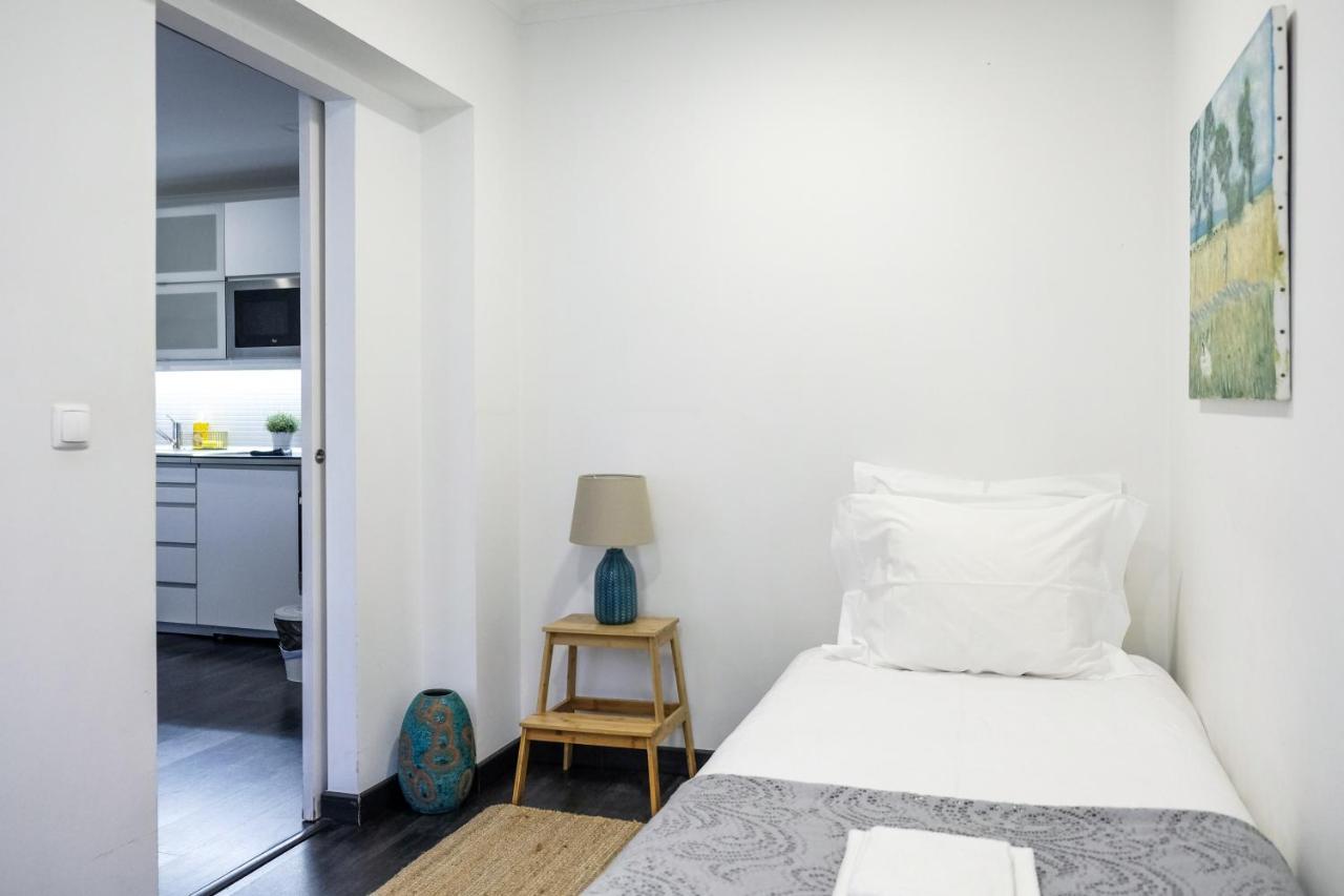 01 Nice Flat By Olivais Apartment *