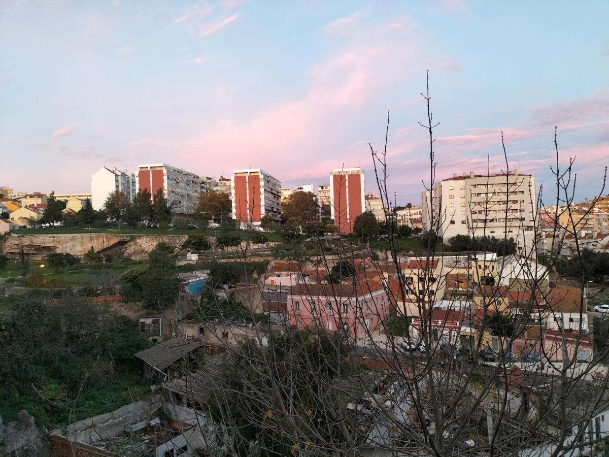 Retreat View Tagu River Lisbon