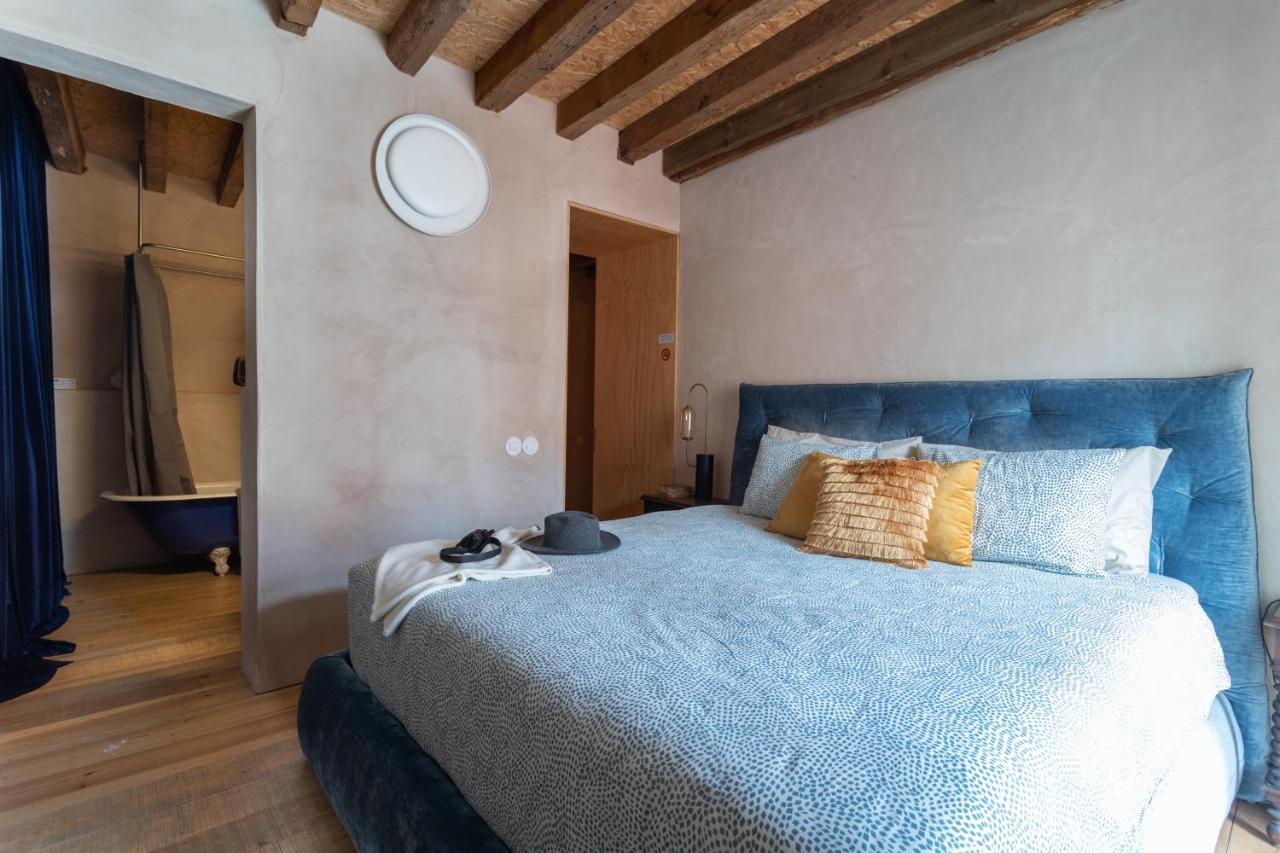 Bedroom In The 18th Century Style Homestay