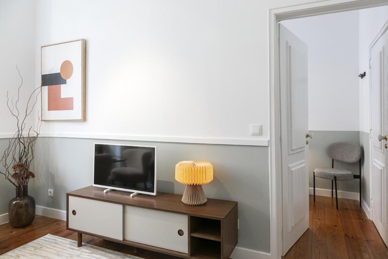 Downtown Flat With Design And Comfort At Downtown Apartment Lisbon