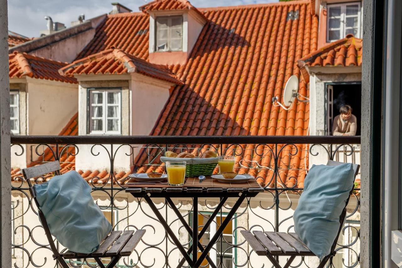 Castelo - Beautiful Balcony View Lisbon