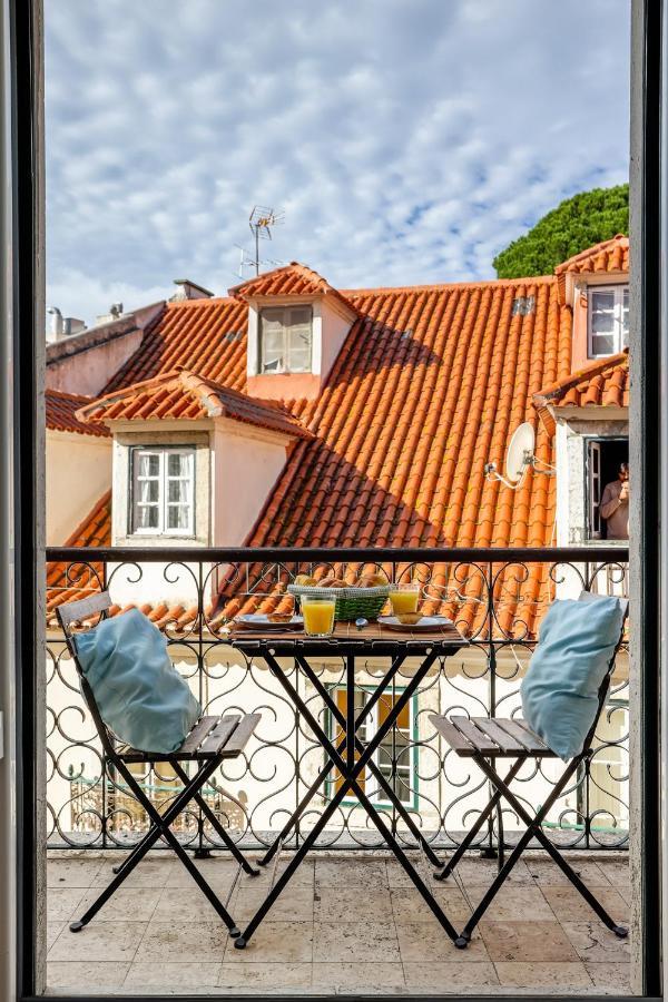 Castelo - Beautiful Balcony View Lisbon