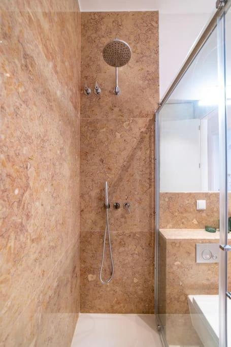 Amaro Iii - Stunning Penthouse In Alcantara Apartment *
