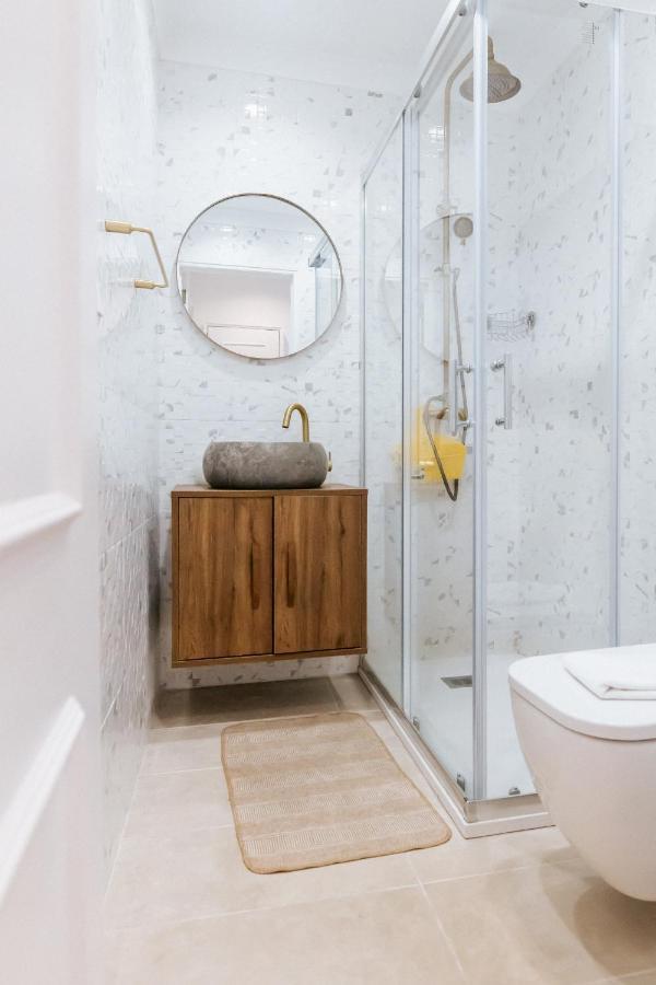 Apartment - Almirante Reis