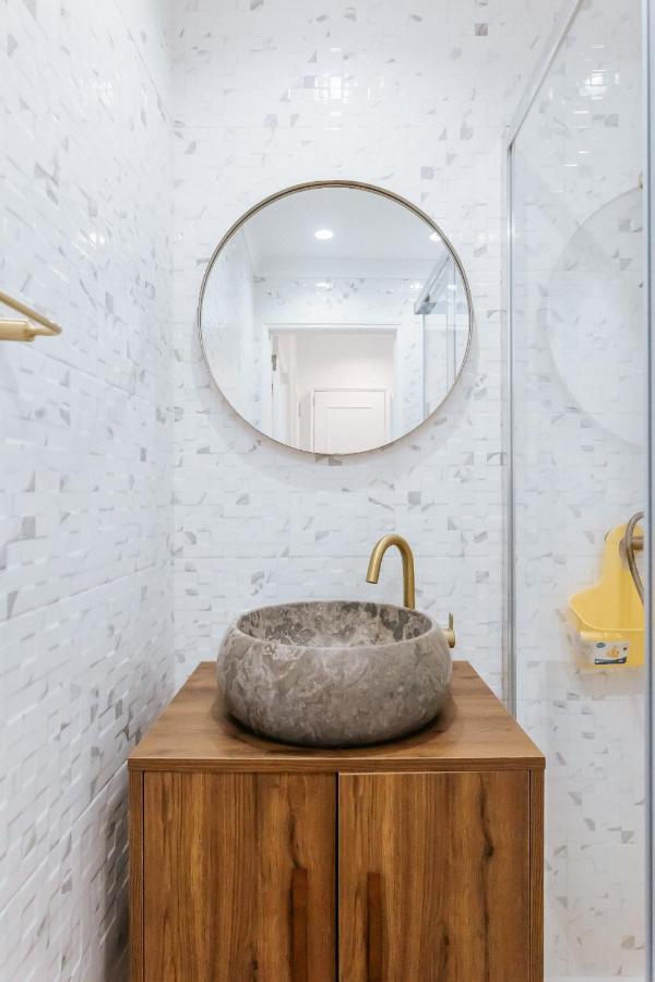 Apartment - Almirante Reis *