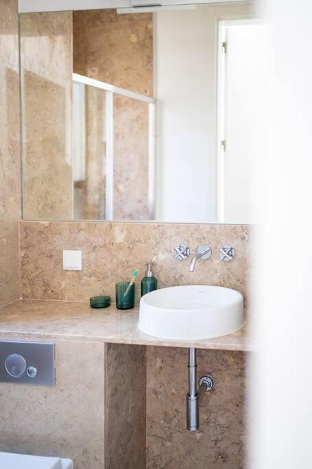 Apartment Amaro Iii - Stunning Penthouse In Alcantara Lisbon