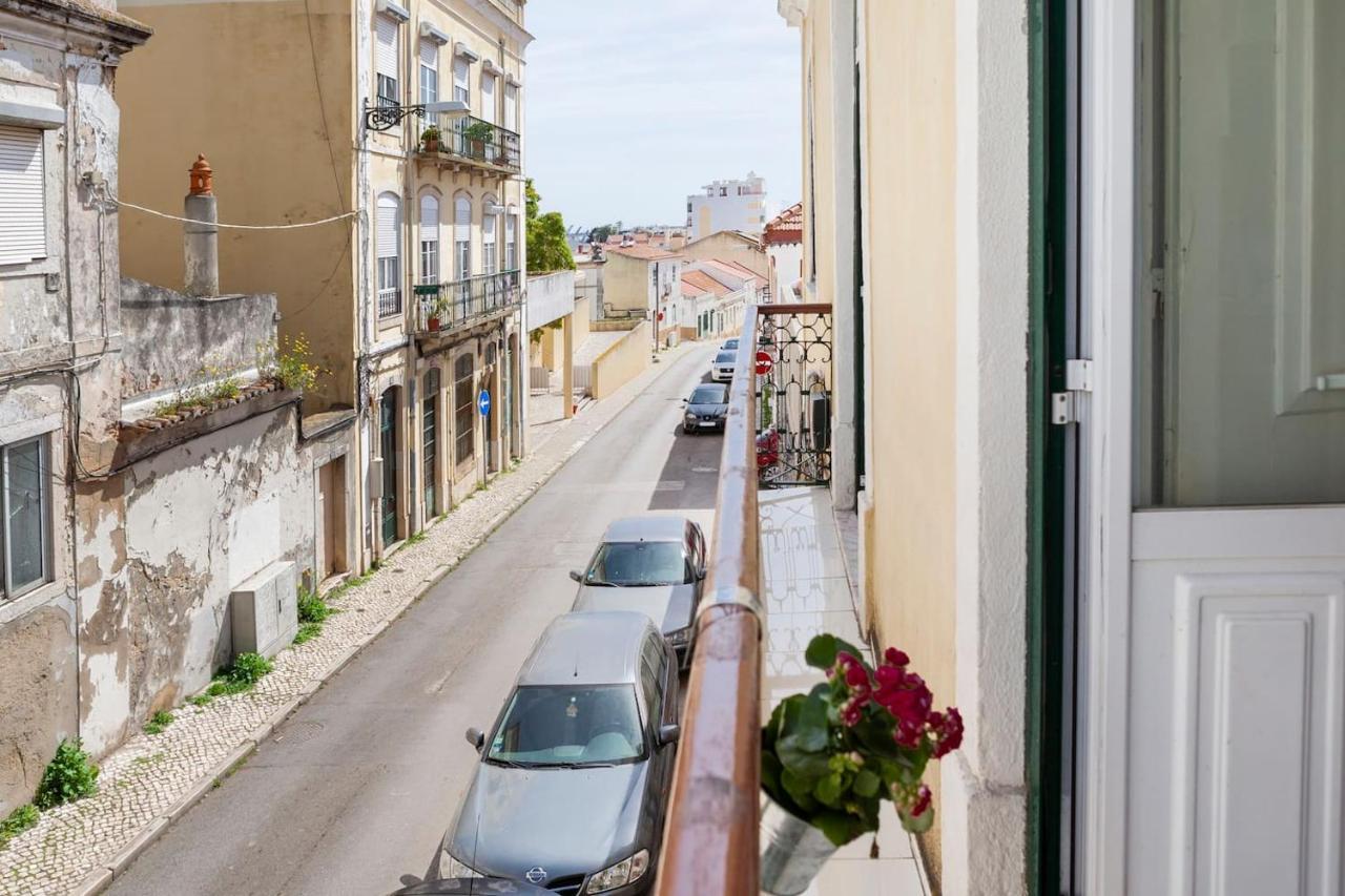 2 Bedroom For 4 People With Free Public Parking Apartment