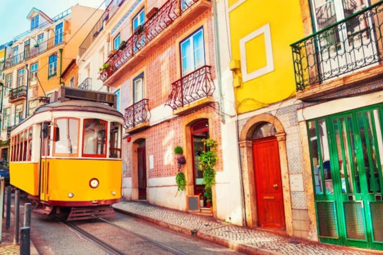 Apartment 2 Bedroom For 4 People With Free Public Parking Lisbon