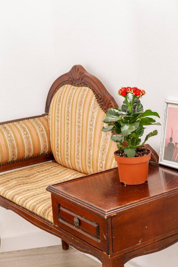 Apartment 2 Bedroom For 4 People With Free Public Parking Lisbon