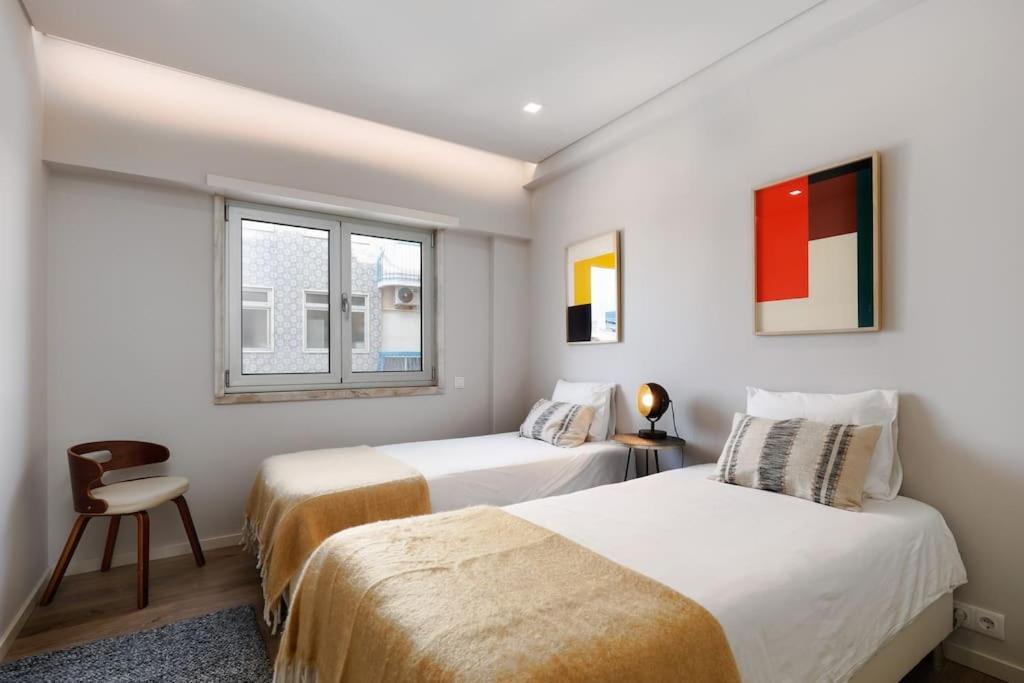 Apartment Central With Balcony
