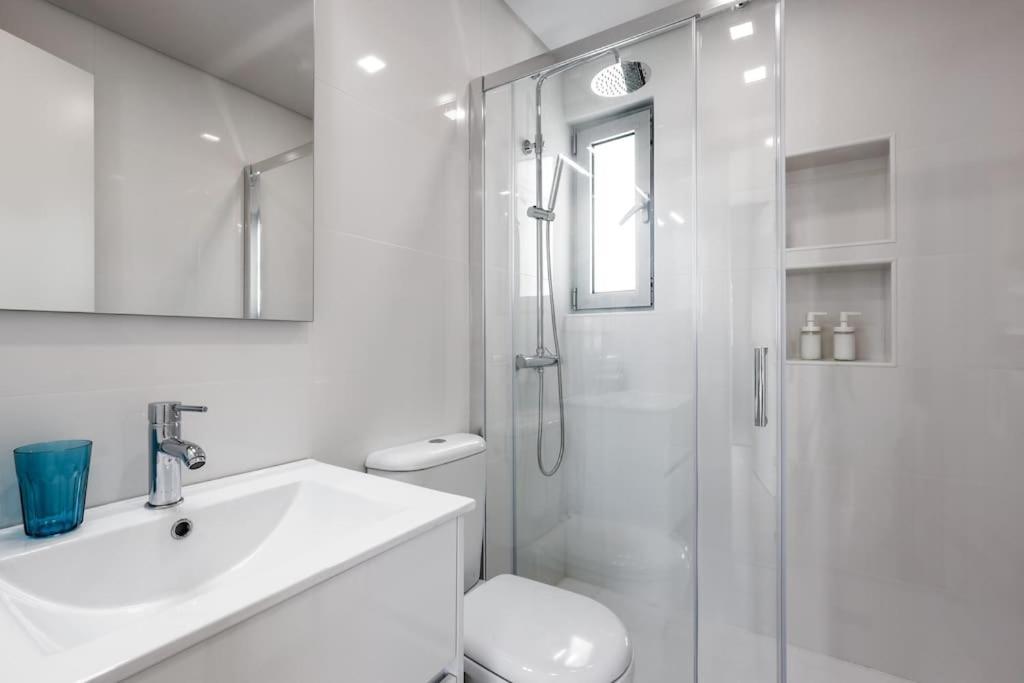 Central With Balcony Apartment Lisbon
