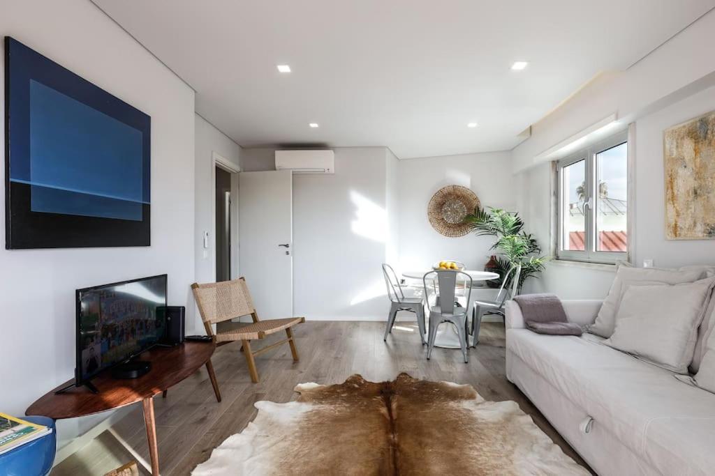 Central With Balcony Apartment