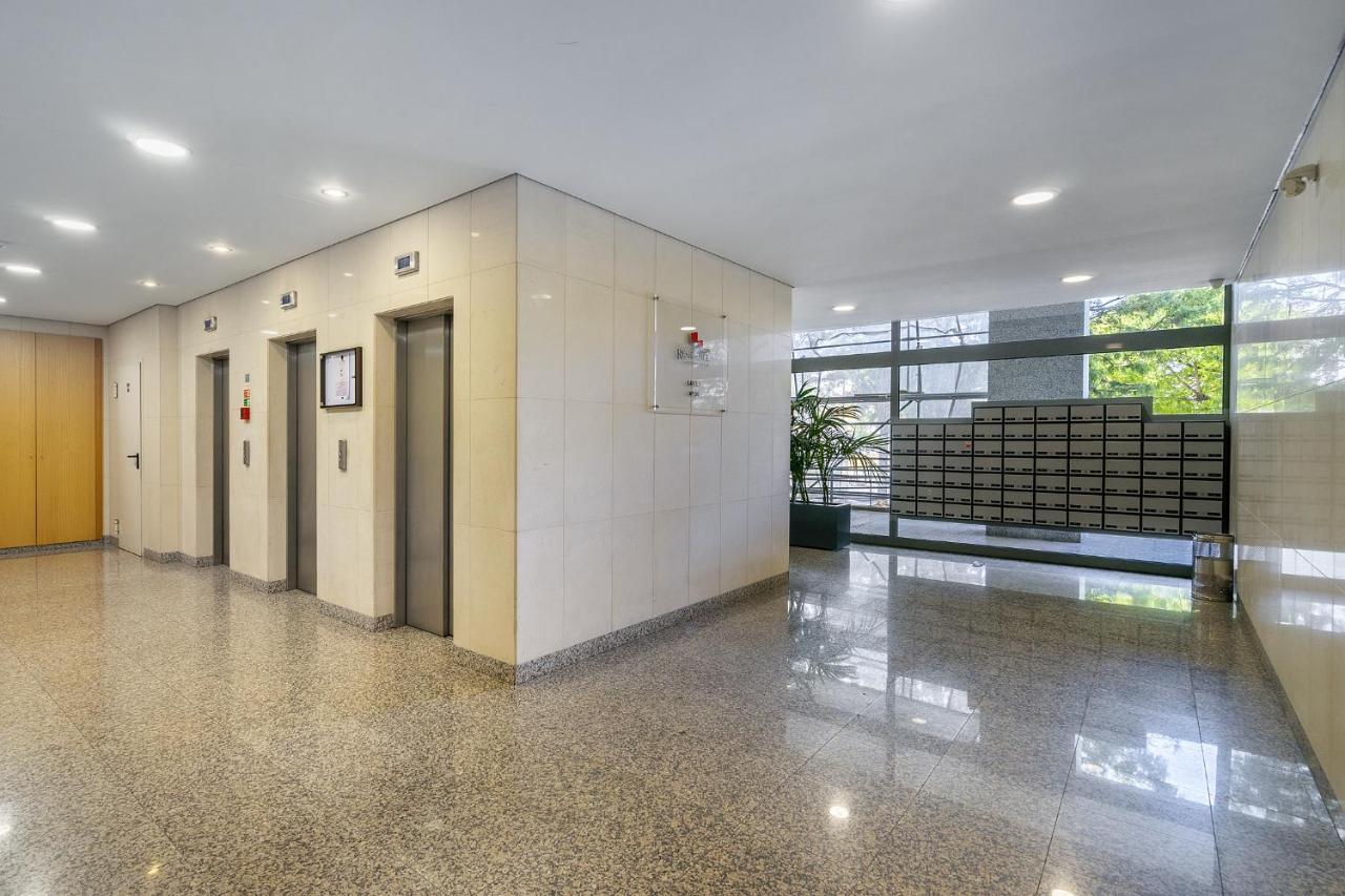 Whome Family - Urban Retreat With Parking, Ac, Elevator In Great Location Apartment Lisbon