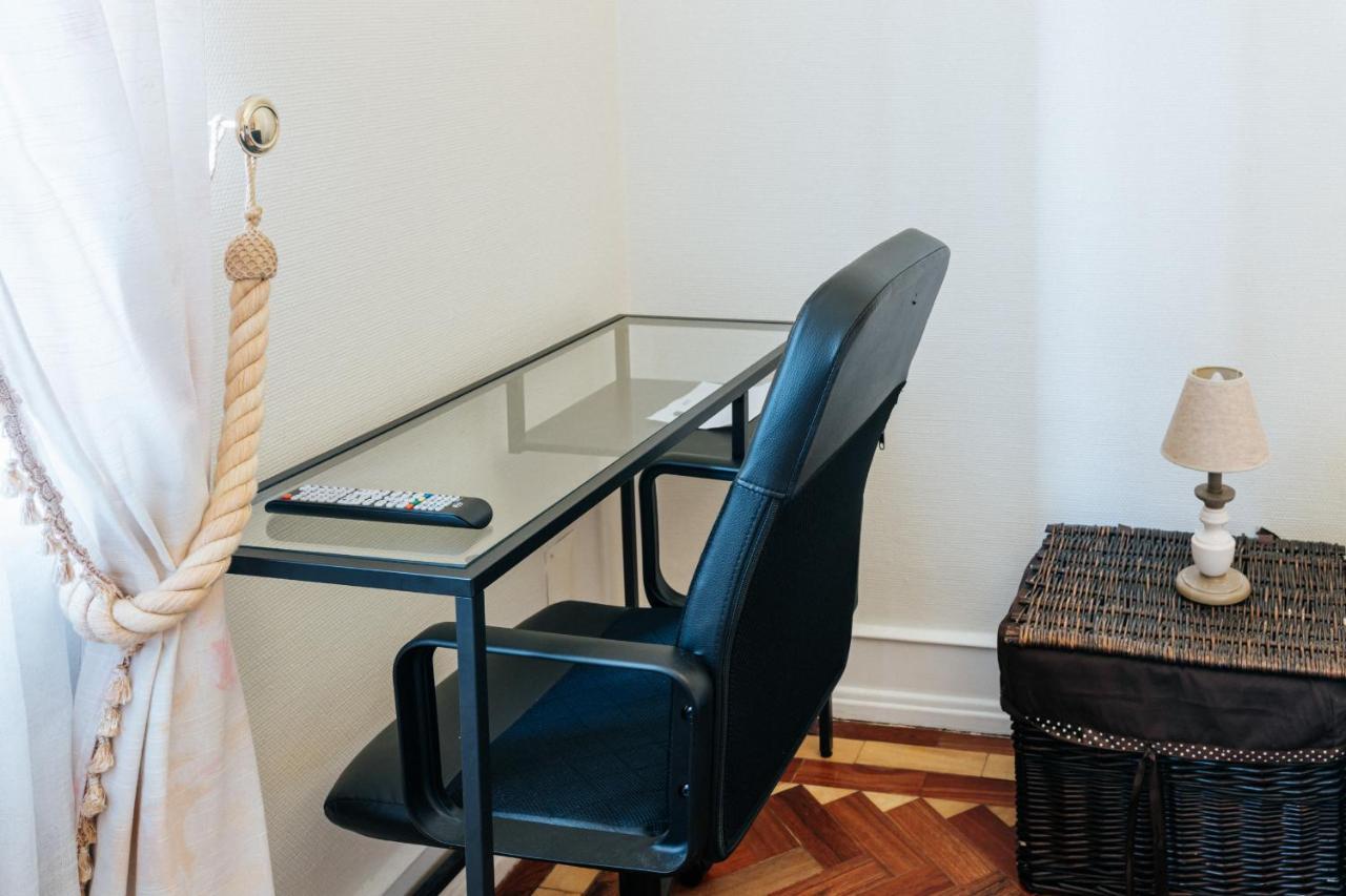 Guest house Double Bed Av Da Republic *