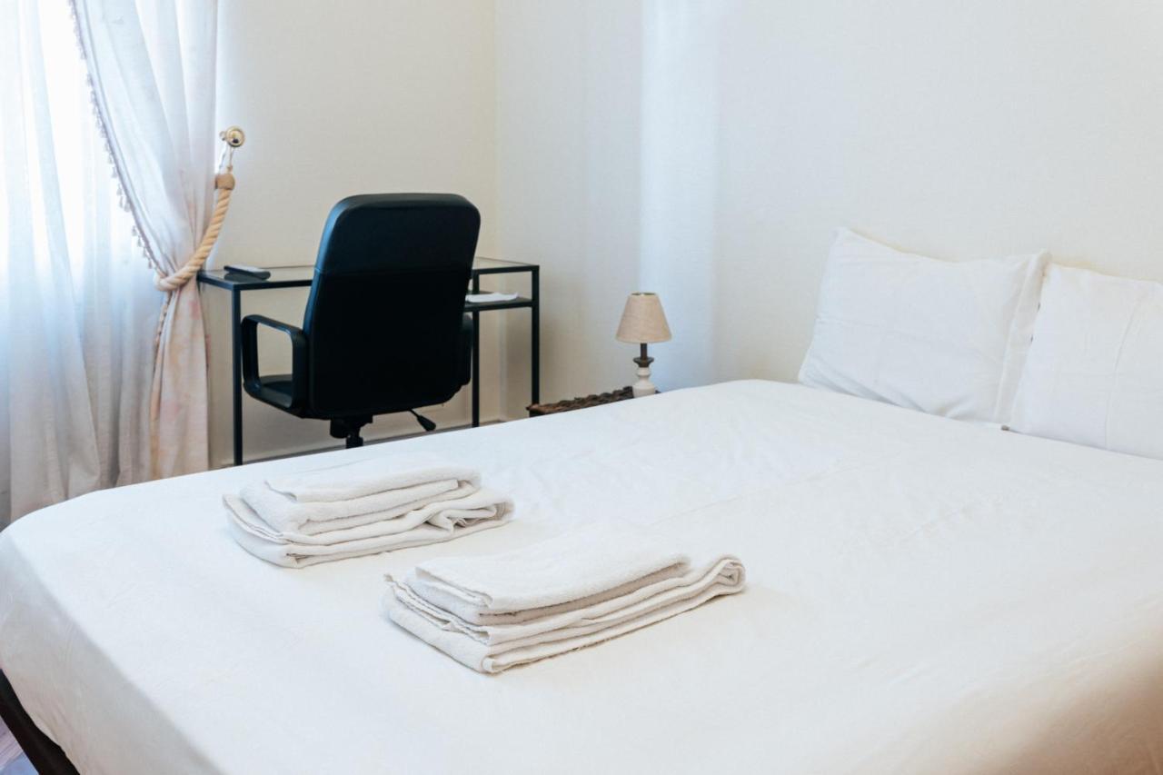 Guest house Double Bed Av Da Republic Lisbon