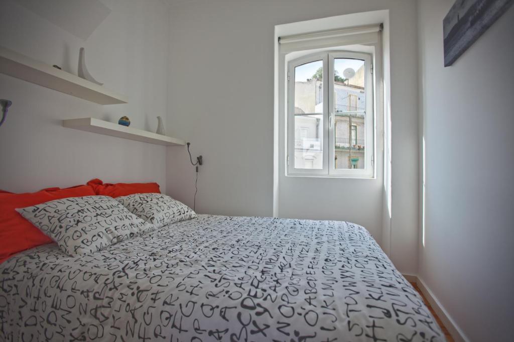 Apartment 4 Places - *