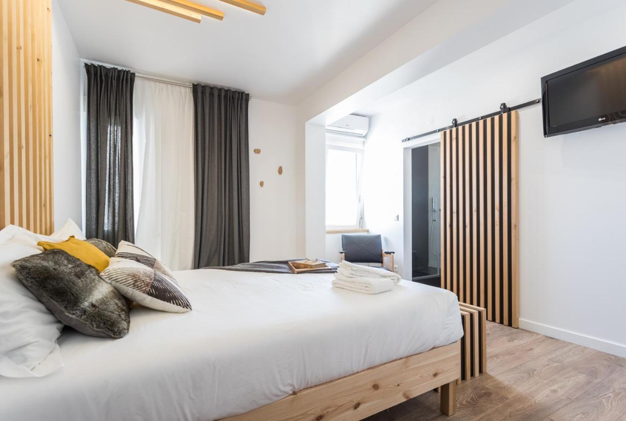 Airport Apartment