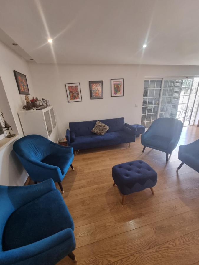 Homestay With Pool Lisbon