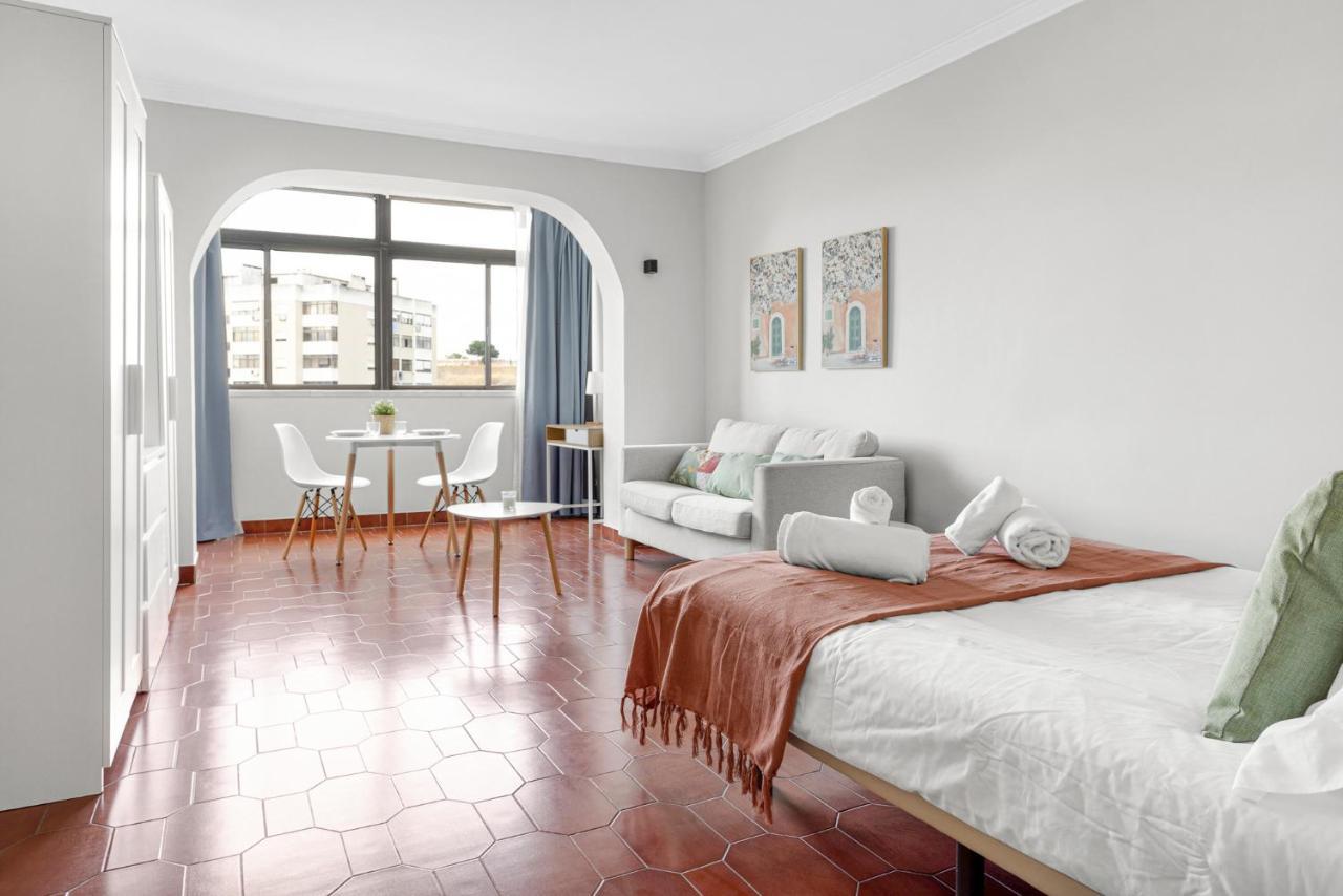 Wonderful Shared In Alfornelos - Near Metro! * Lisbon
