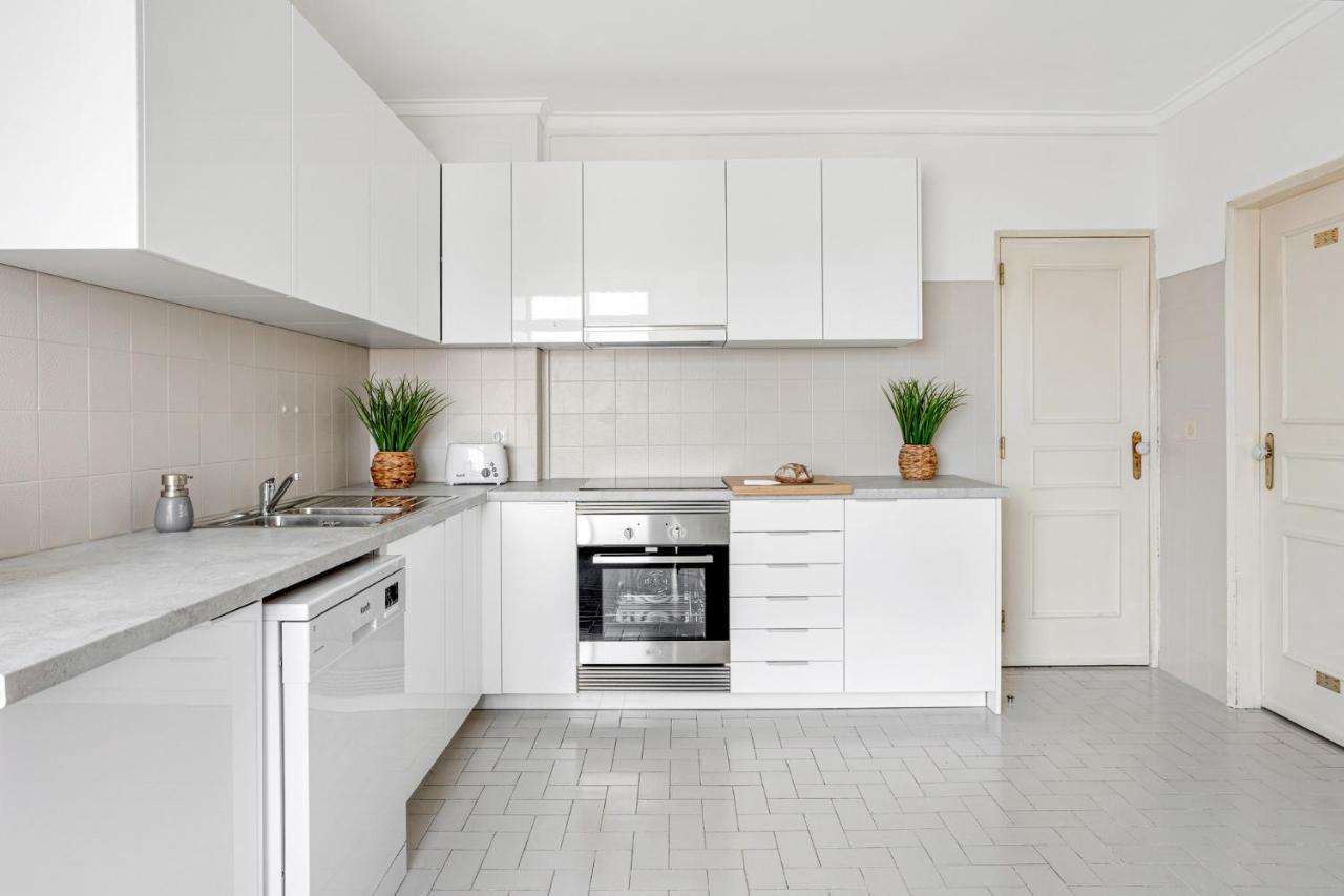 Guest house Wonderful Shared In Alfornelos - Near Metro!