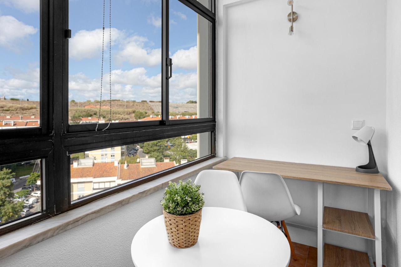 Wonderful Shared In Alfornelos - Near Metro! Lisbon