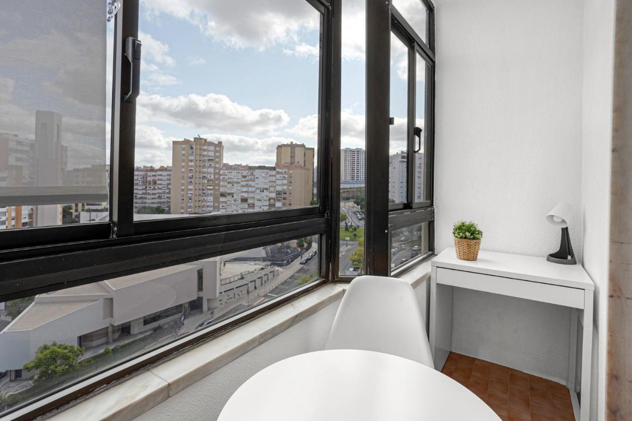 Guest house Wonderful Shared In Alfornelos - Near Metro! *